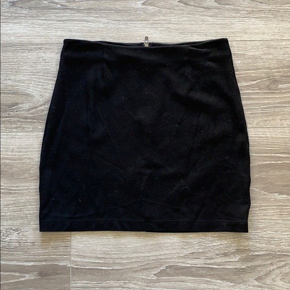 Aritzia Dresses & Skirts - Tulula Black Mini Skirt.